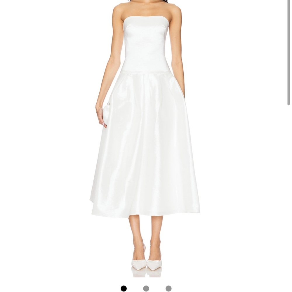 REVOLVE NWT - More to Come Cambria strapless dress